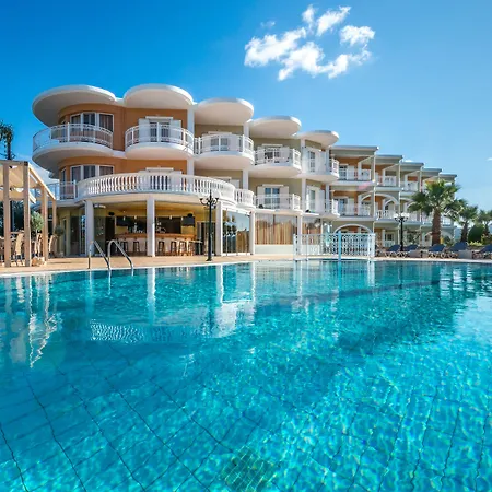 Apartahotel Arkadia 4*