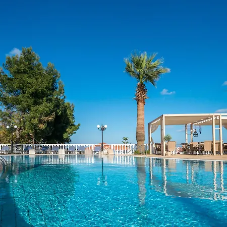 Arkadia Apartahotel 4*