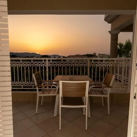 Arkadia Κυψέλη