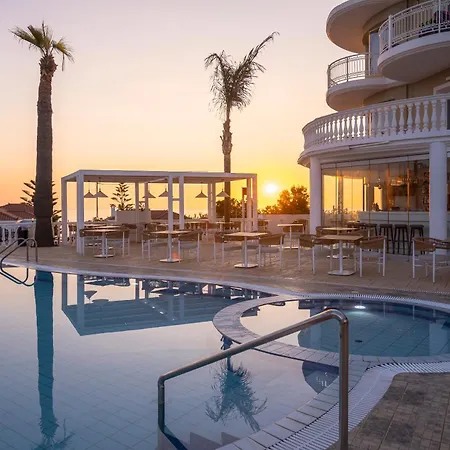 Apartmanhotel Arkadia 4*