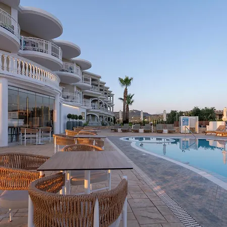 Arkadia Apartmanhotel Kipszéli