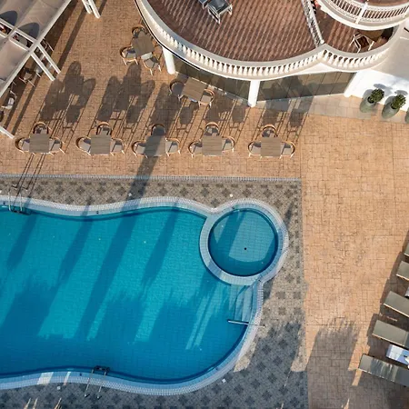 Arkadia Apartmanhotel Kipszéli