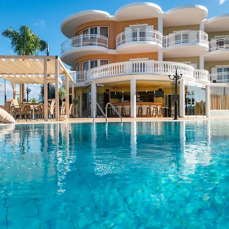 Arkadia アパートホテル