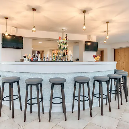 アパートホテル Arkadia Kypseli